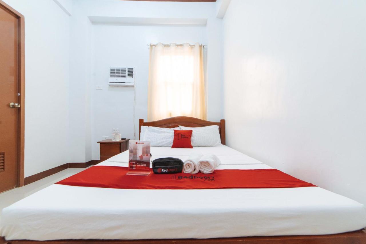 Reddoorz @ D Maagma Street Hotel Kalibo Bagian luar foto